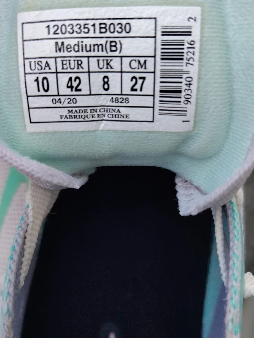 Brooks Levitate -Women's Athletic Sneakers in Teal and White